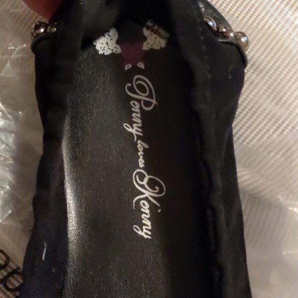 Ladies Black Bow-tie Flats - Picture 5 of 5